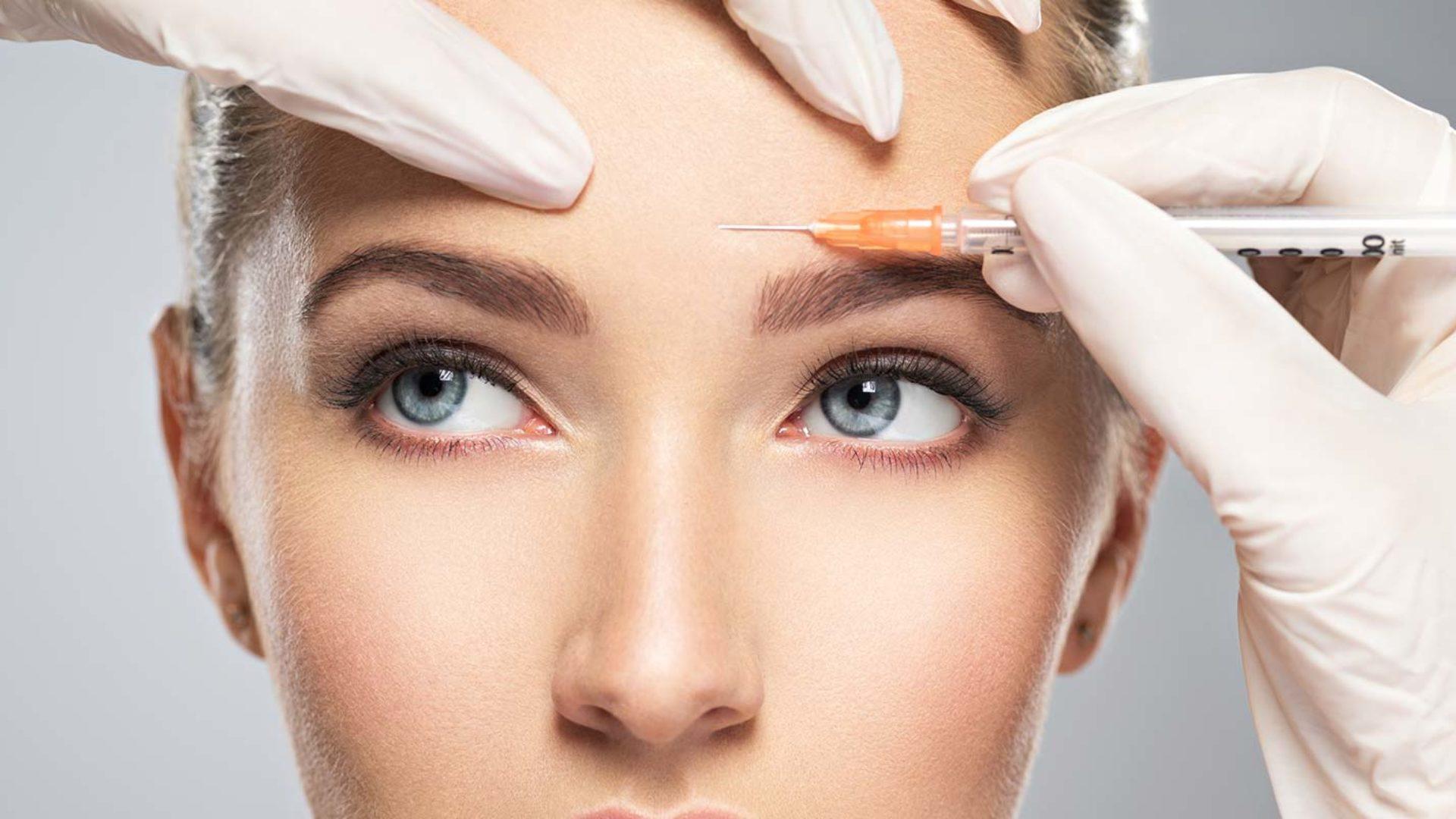 Falten können durch eine Injektion mit Botulinumtoxin im MVZ Hansaklinik in Dortmund geglättet werden.